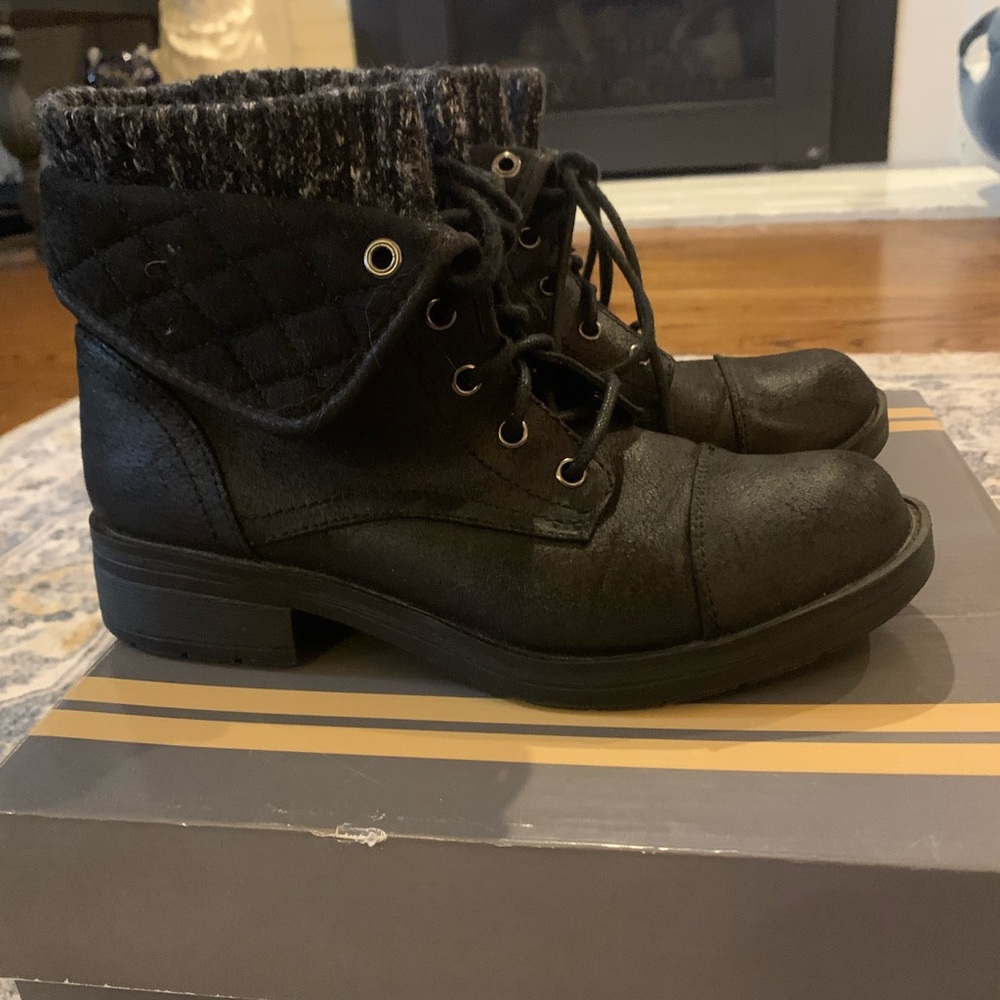 Black Ankle Boots with Quilted Cuff
